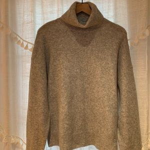H&M turtleneck sweater NEW WITH TAGS